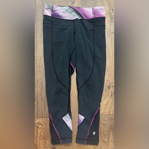 Lululemon Run Inspire Black Multi Stripe Mesh crop Legging Women activewear Sz 4 - Picture 1 of 7